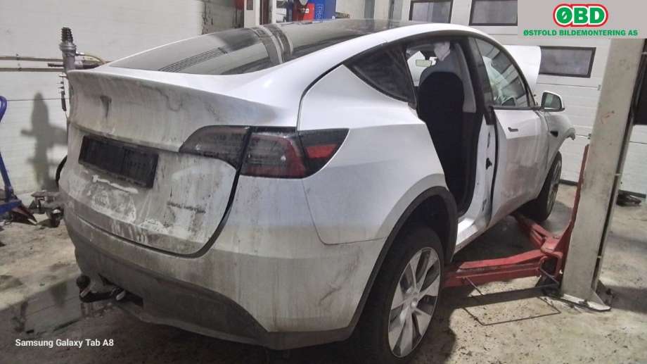 Tesla Model Y 2021-2024 (Type I) , Motorkode: , Girkassekode: 