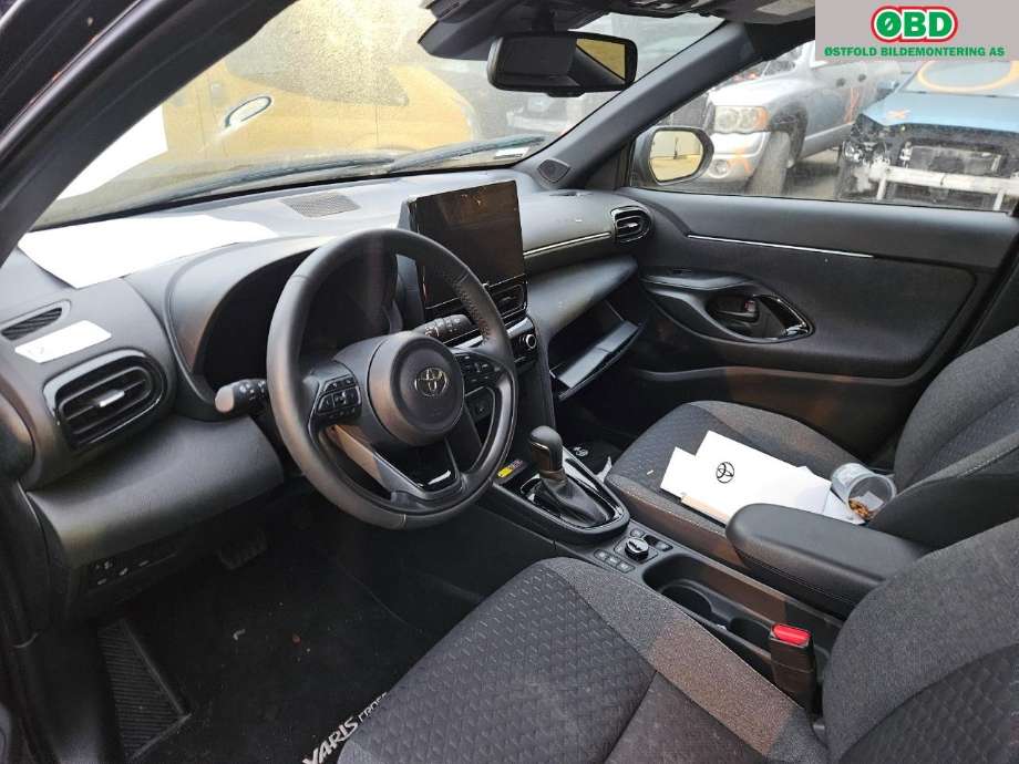 Toyota Yaris Cross (SUV) 2021-->> , Motorkode: M15A-FXE, Girkassekode: 