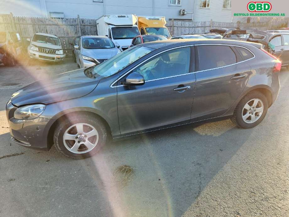 Volvo V40 2012-2019 , Motorkode: D4162T, Girkassekode: 