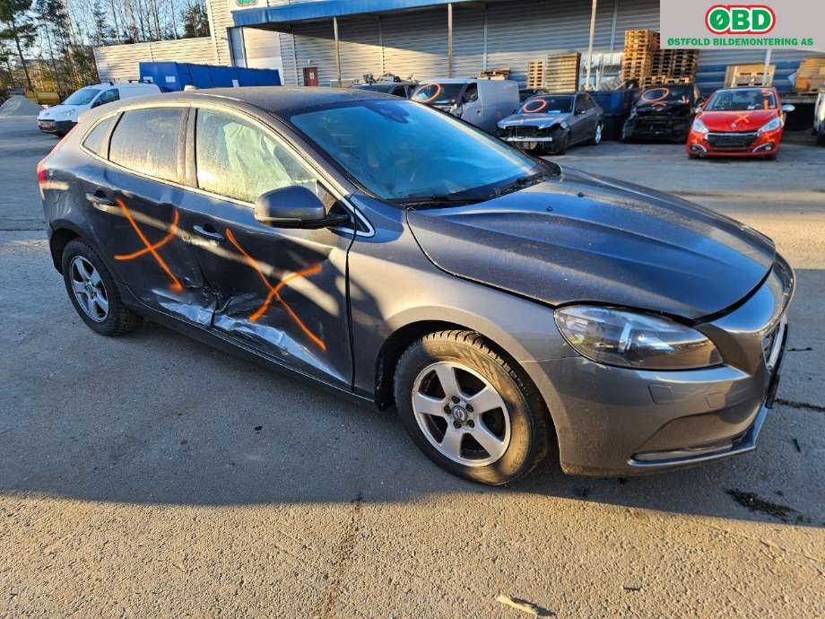 Volvo V40 2012-2019 , Motorkode: D4162T, Girkassekode: 