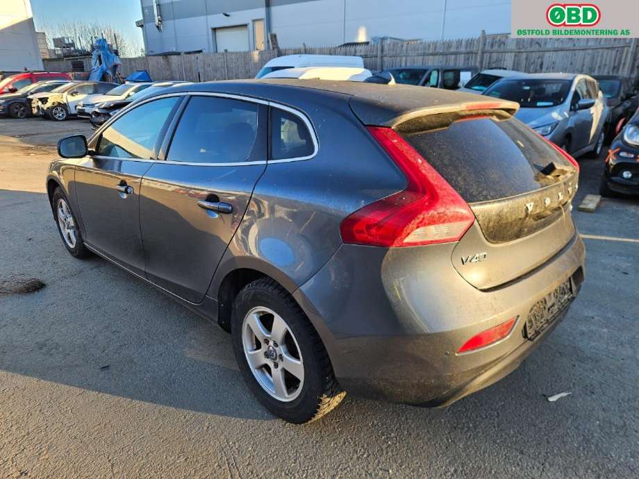 Volvo V40 2012-2019 , Motorkode: D4162T, Girkassekode: 
