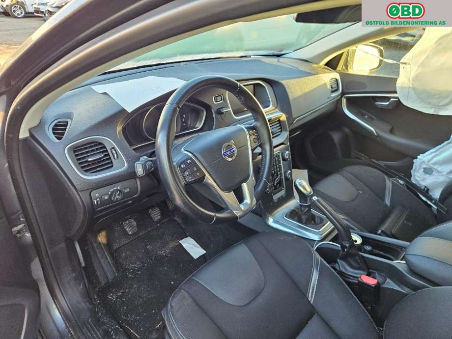 Volvo V40 2012-2019 , Motorkode: D4162T, Girkassekode: 