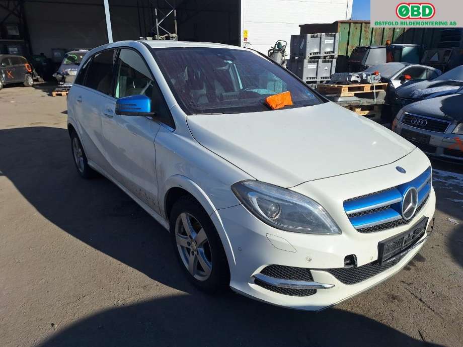 Mercedes B-Klasse 2011-2018 (W246) (W246), Motorkode: EM780.990, Girkassekode: 