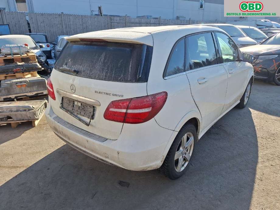 Mercedes B-Klasse 2011-2018 (W246) (W246), Motorkode: EM780.990, Girkassekode: 