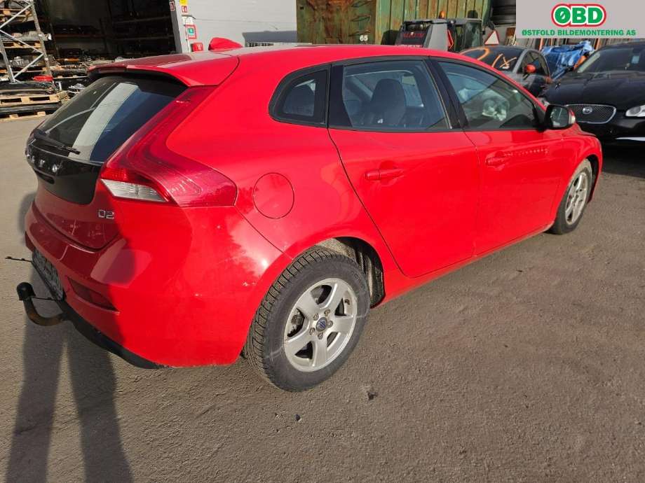 Volvo V40 2012-2019 , Motorkode: D4162T, Girkassekode: 