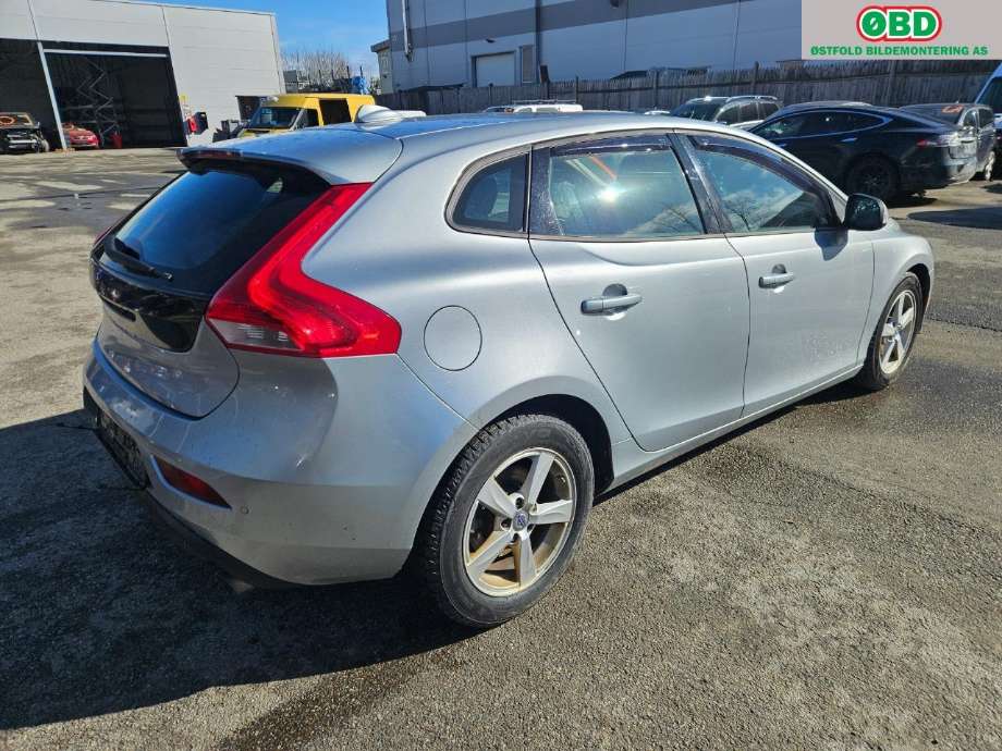 Volvo V40 2012-2019 , Motorkode: B4164T4, Girkassekode: 