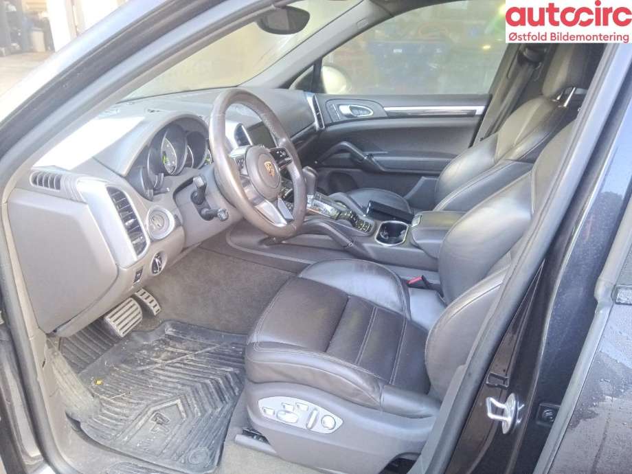 Porsche Cayenne 2010-2017 (92A) (92A), Motorkode: MCG.EA, Girkassekode: 
