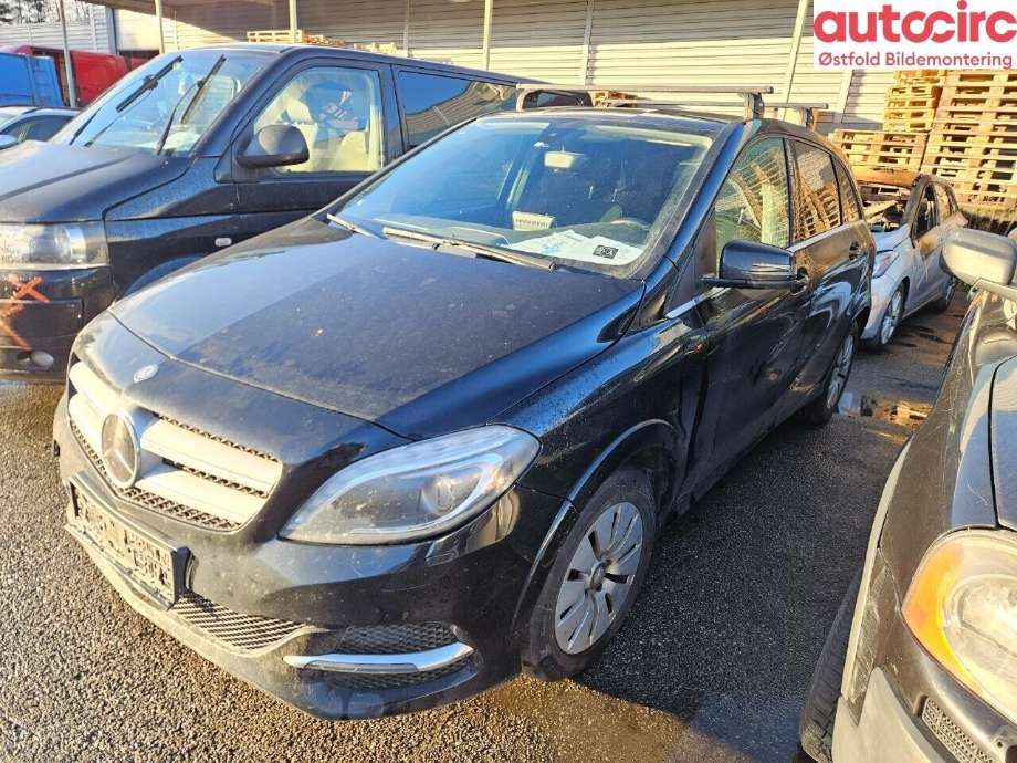 Mercedes B-Klasse 2011-2018 (W246) (W246), Motorkode: EM780.990, Girkassekode: