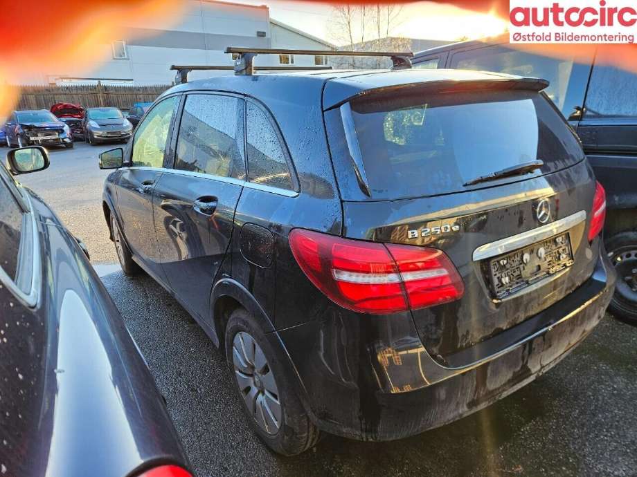 Mercedes B-Klasse 2011-2018 (W246) (W246), Motorkode: EM780.990, Girkassekode: