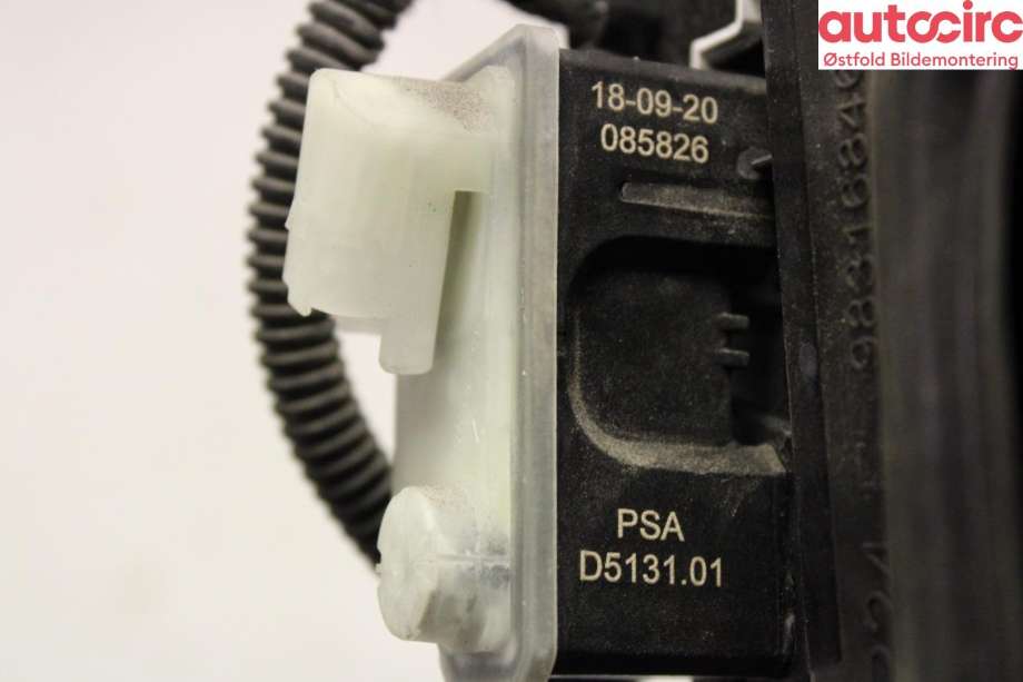 Batterilader inntak/luke til Peugeot 2008 2019-->> (Type II)  (PEUGEOT|)