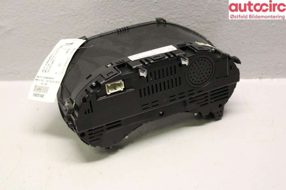 Instrumentpanel til Mercedes A-Klasse 2012-2018 (W176) (W176) (MERCEDES|A 176 900 93 01|)