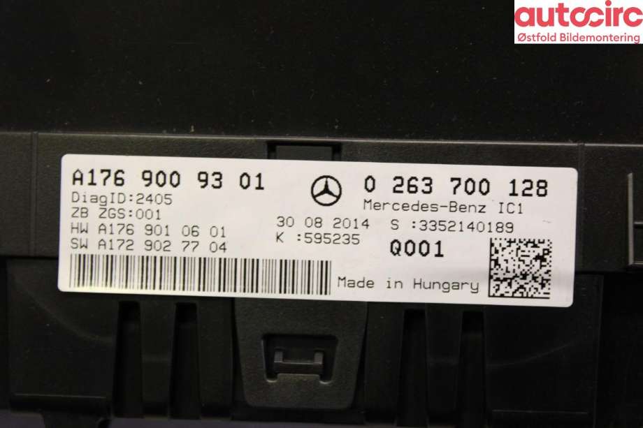 Instrumentpanel til Mercedes A-Klasse 2012-2018 (W176) (W176) (MERCEDES|A 176 900 93 01|)