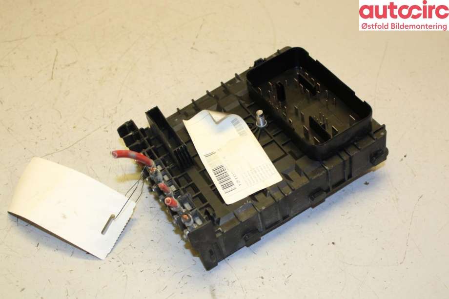 Sikringsboks til VW Caddy 2010-2015 (Type III, Fase 2) (VOLKSWAGEN|1K0 937 125 D|)