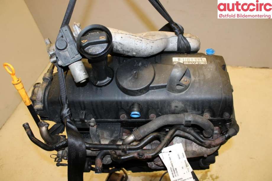 Motor diesel til VW Transporter / Caravelle 2003-2009 (Fase 1) (T5) (T5) (VOLKSWAGEN|070 100 031 P|)