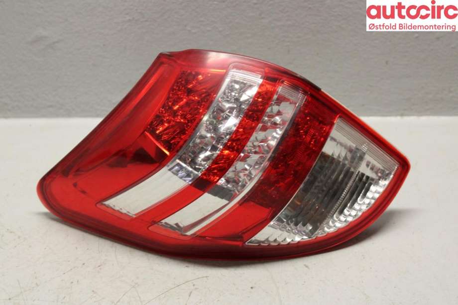 Baklykt venstre til Toyota RAV4, 2009-2013 (Type III, Fase 2)  (TOYOTA|8156142120)