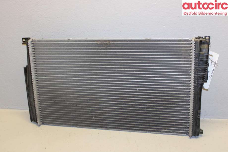 Radiator (automat gir) til BMW i3 2013-2022 (BMW|17 11 7 600 511|)
