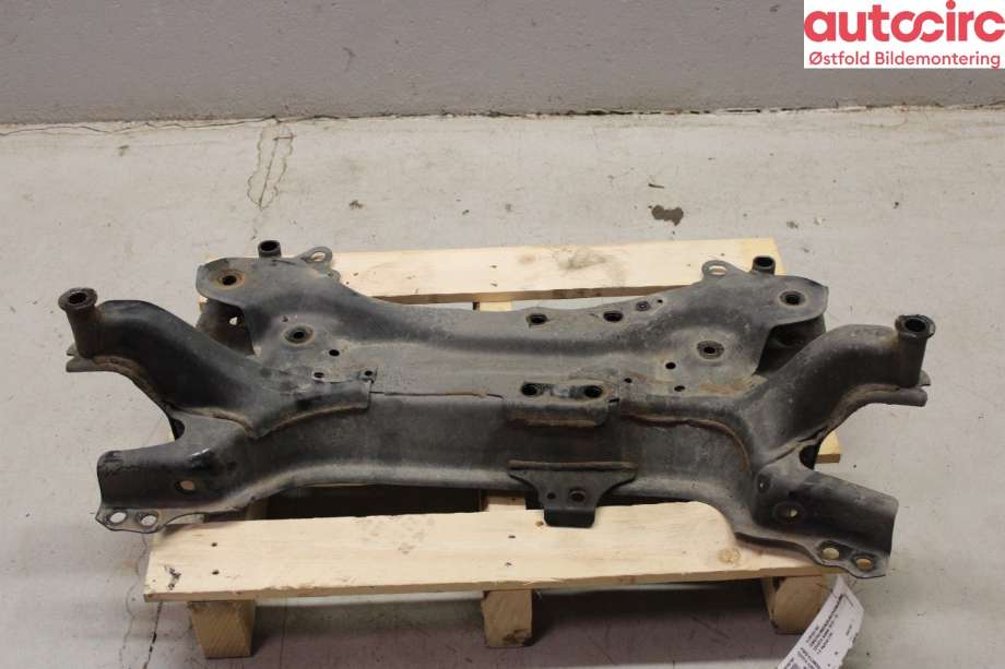 Travers foran hoved til Toyota Auris, 2015-2019 (Type II, Fase 2)  (TOYOTA|5120102102)