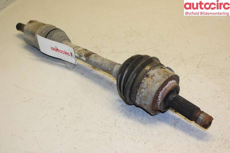 Drivaksel venstre foran til Mercedes Vito 2014-->> (W447) (W447) (MERCEDES v250 4-matic|A 447 330 23 00|A 447 330 48 00|)