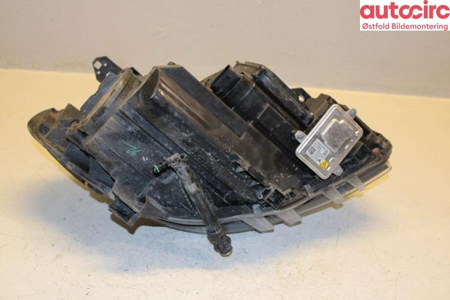 Frontlykt venstre halogen til Mercedes B-Klasse 2011-2018 (W246) (W246) (MERCEDES|A 246 820 01 39|)