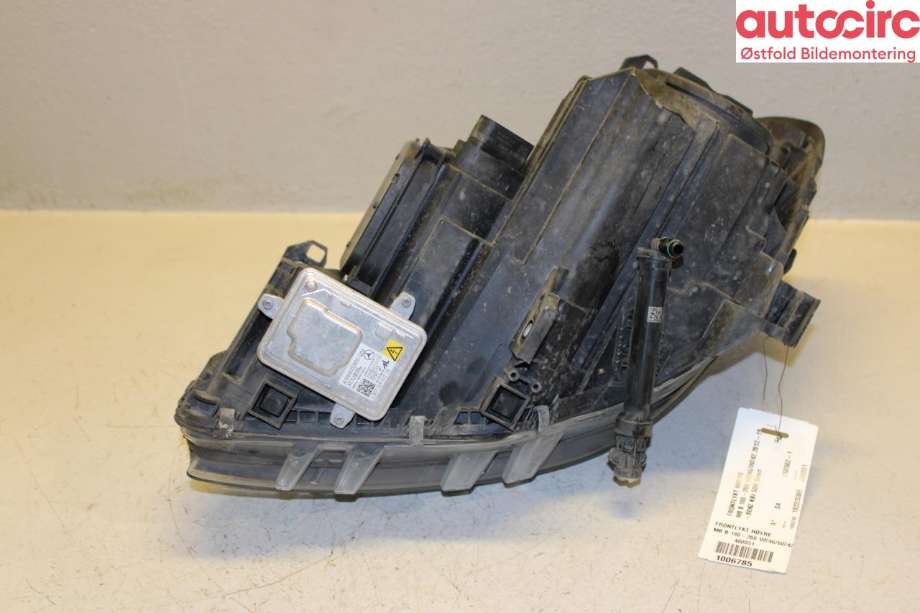 Frontlykt høyre halogen til Mercedes B-Klasse 2011-2018 (W246) (W246) (MERCEDES|A 246 820 02 39|)