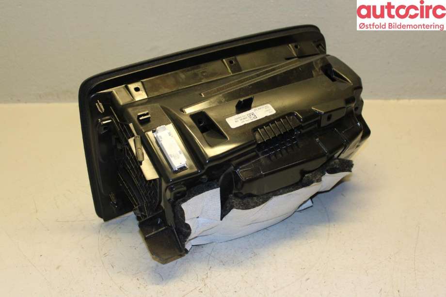 Hanskerom til BMW X5 2018-->> (G05) (G05) (BMW|51 16 9 472 465|)