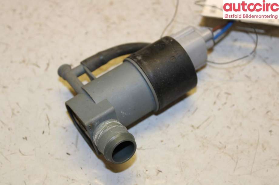 Spylerpumpe foran til Toyota Yaris 2014-2020 (Type III, Fase 2) (TOYOTA|853300D121|)