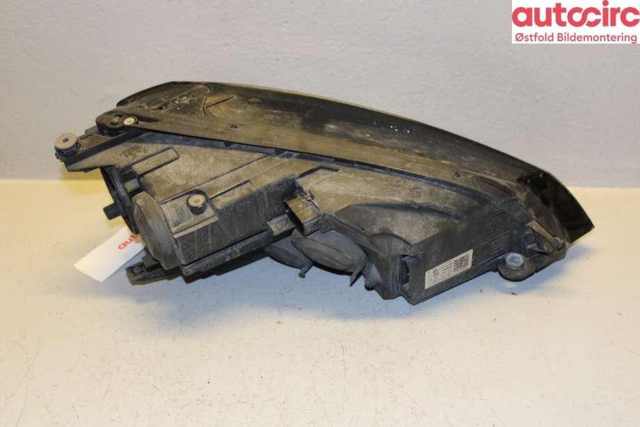 Frontlykt venstre halogen til VW Golf VII 2012-2017 (Fase 1)  (VOLKSWAGEN|5G1 941 005|)