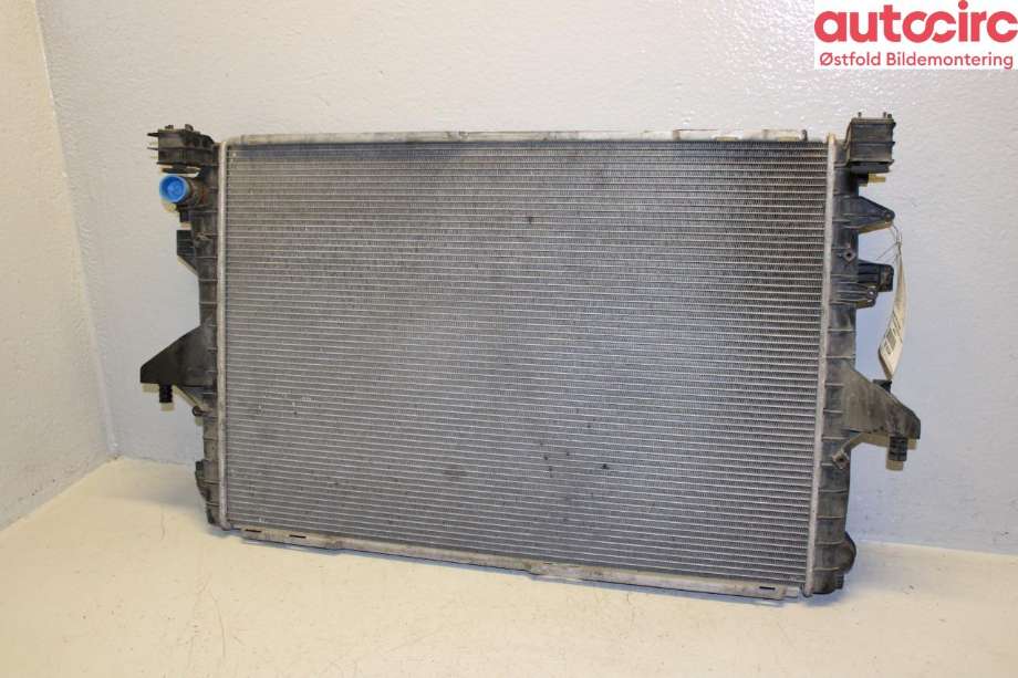 Radiator (automat gir) til VW Transporter / Caravelle, 2009-2015 (Fase 2) (T5) (T5) (VOLKSWAGEN|7E0 121 253 A)