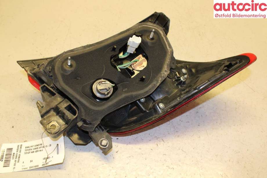 Baklykt venstre til Toyota Yaris 2014-2020 (Type III, Fase 2)  (TOYOTA|815610D600|)