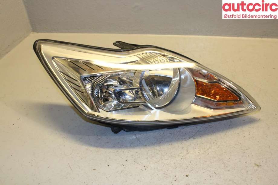Frontlykt høyre halogen til Ford Focus, 2008-2010 (Type II, Fase 2)  (FORD|)