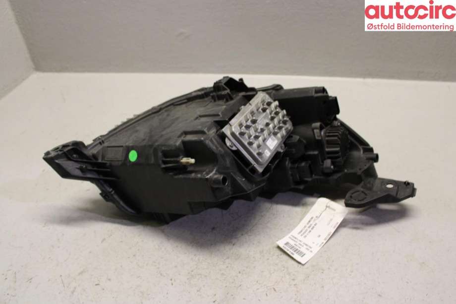 Frontlykt venstre halogen til Peugeot 208 2019-->> (Type II) (PEUGEOT|16 562 386 80|)