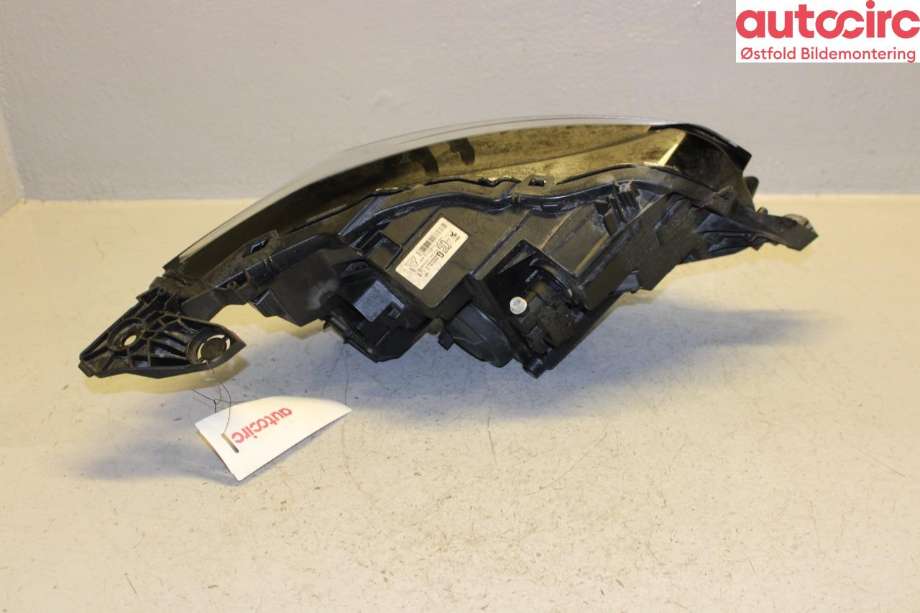 Frontlykt venstre halogen til Peugeot 208 2019-->> (Type II) (PEUGEOT|98 330 363 80|)