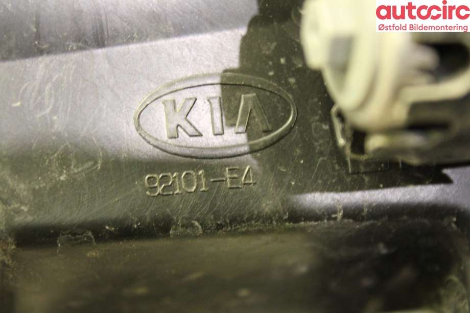 Frontlykt venstre halogen til Kia Soul 2014-2019 (Type II)  (KIA|92101E40101D|)