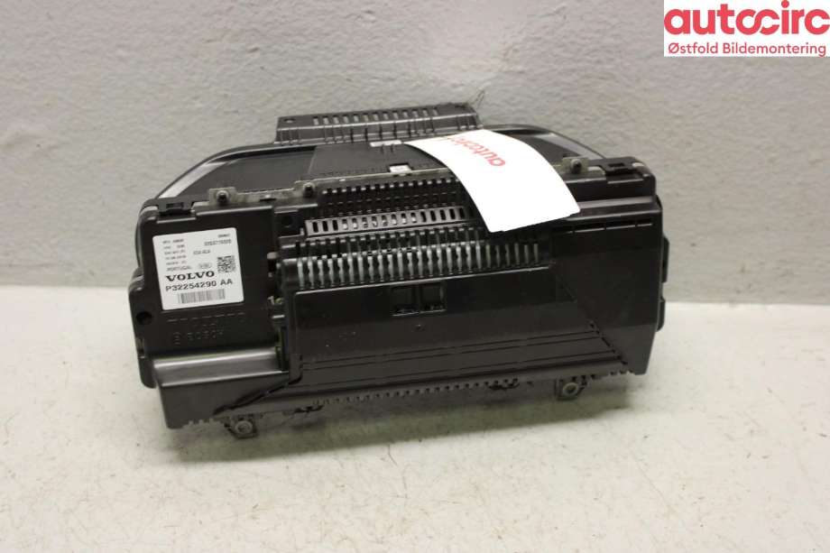 Instrumentpanel til Volvo V90 / V90 CC / S90 2016-->> (VOLVO|36051311|)