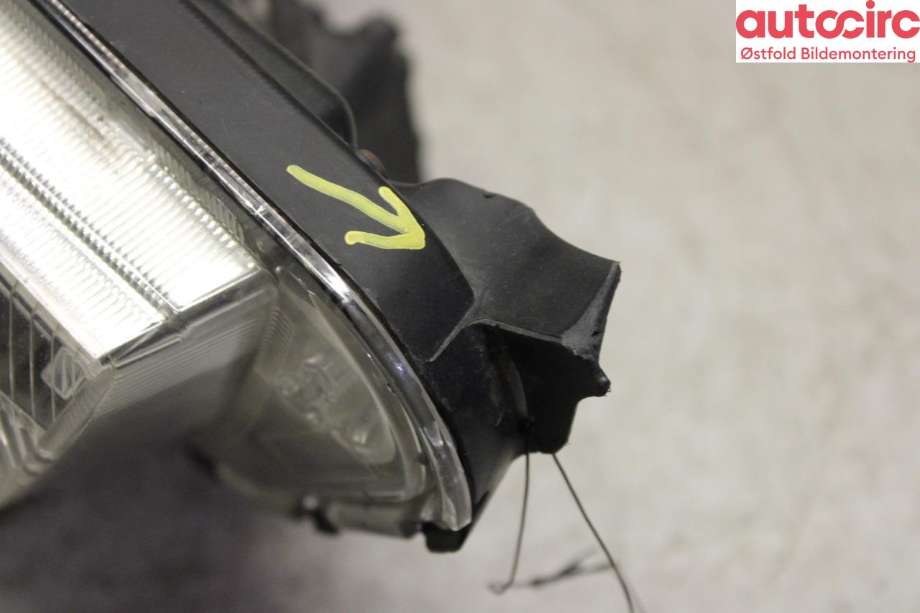 Frontlykt høyre halogen til Mitsubishi ASX 2010-2019  (MITSUBISHI|8301B592|)