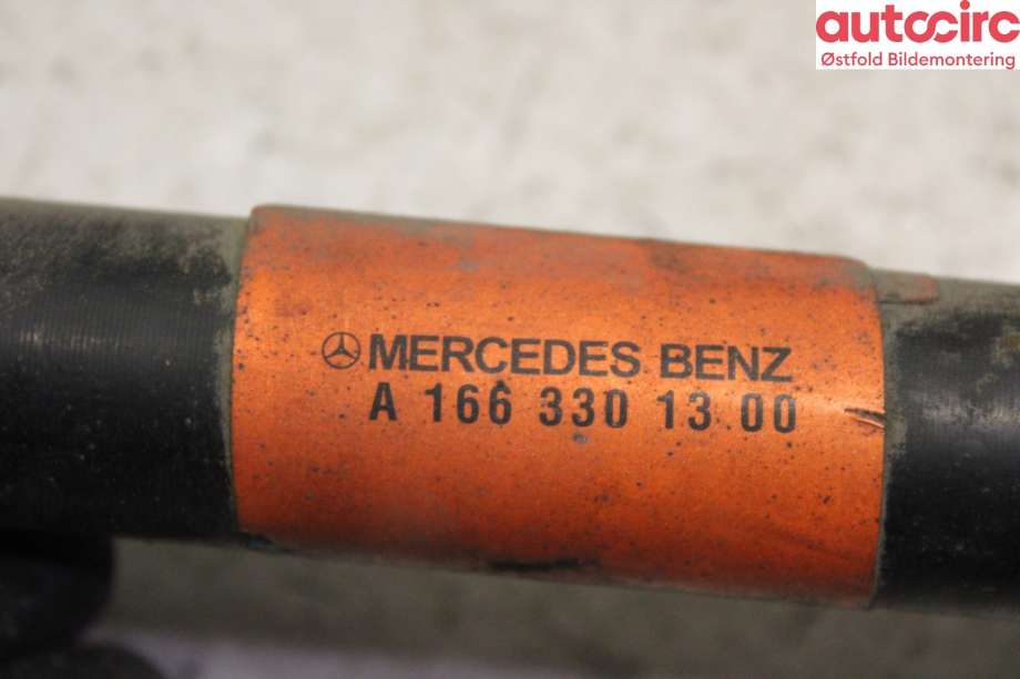 Drivaksel høyre foran til Mercedes ML 2011-2015 (Fase 1) (W166) (W166) (MERCEDES|A 166 330 13 00|A 166 330 15 01|)