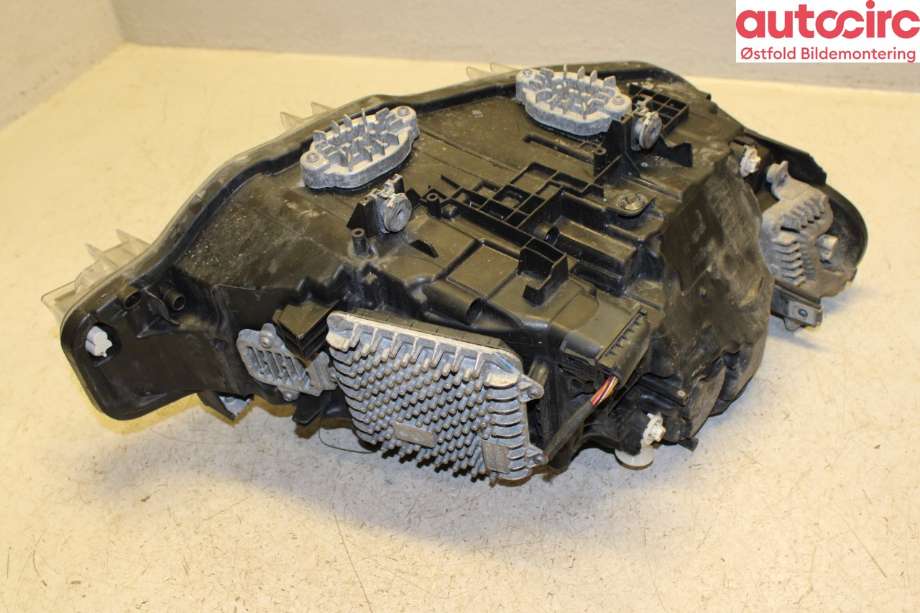 Frontlykt venstre halogen til BMW 3-Serie 2012-2018 (F30/F31/F34) (F30/F31/F34) (BMW|63 11 8 492 467|)