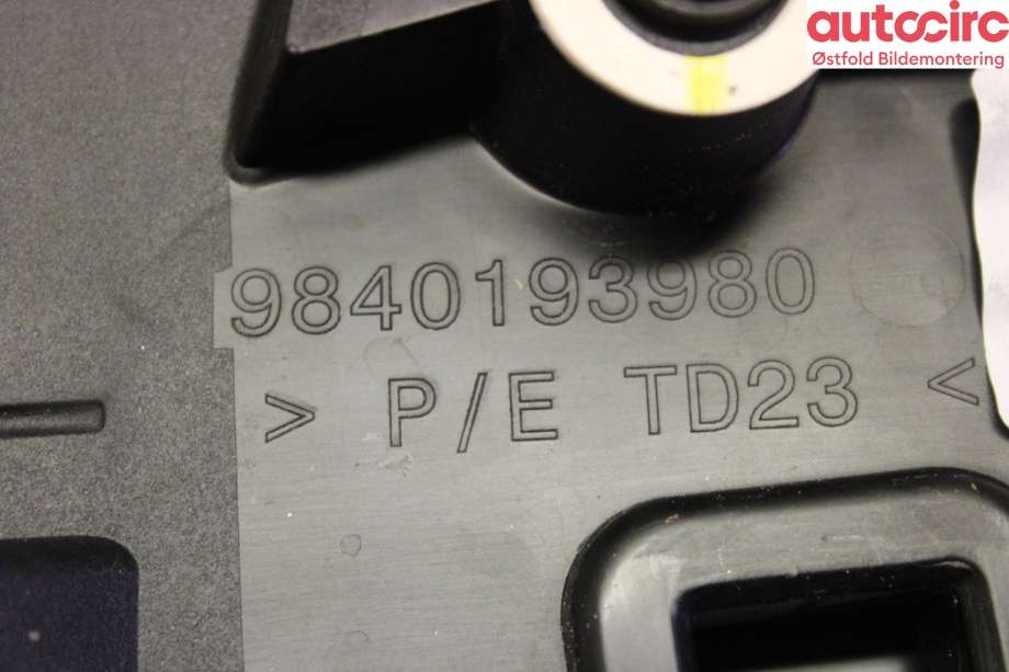 Spoiler bakluke til Peugeot e-3008 2023-->> (PEUGEOT|)