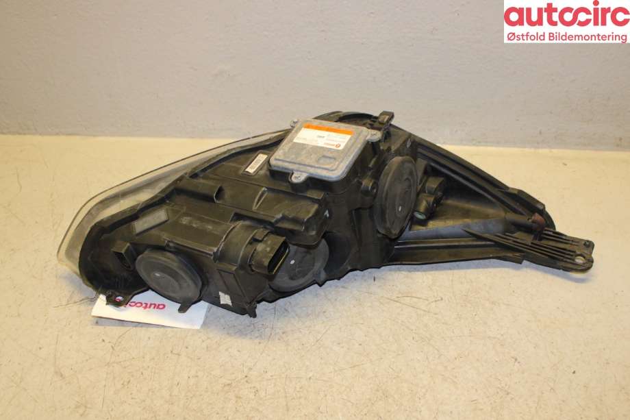 Frontlykt venstre halogen til Ford Focus 2014-2018 (Type III, Fase 2)  (FORD|)