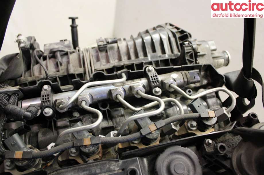 Motor diesel til BMW X3 2010-2017 (F25) (F25) (BMW|11 00 2 207 817|)