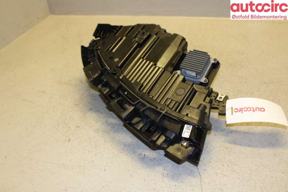 Frontlykt venstre halogen til Tesla Model 3 2018-2023 (Fase 1) (TESLA|1760888-00-F|)