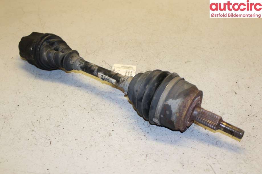 Drivaksel venstre foran til VW Transporter / Caravelle 2015-2019 (T6) (T6) (VOLKSWAGEN|7E0 407 271 AB|)