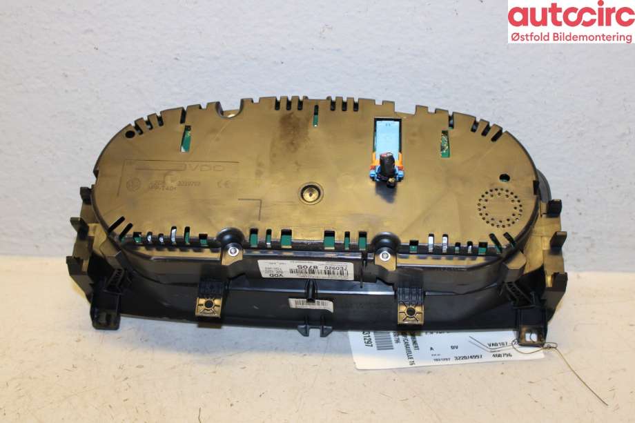 Instrumentpanel til VW Transporter / Caravelle 2015-2019 (T6) (T6) (VOLKSWAGEN|7E0 920 870 S|)