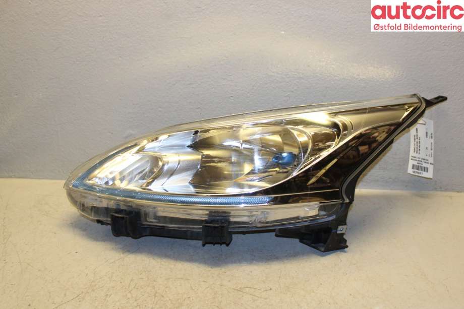 Frontlykt venstre halogen til Nissan NV200, 2010-2019  (NISSAN|)