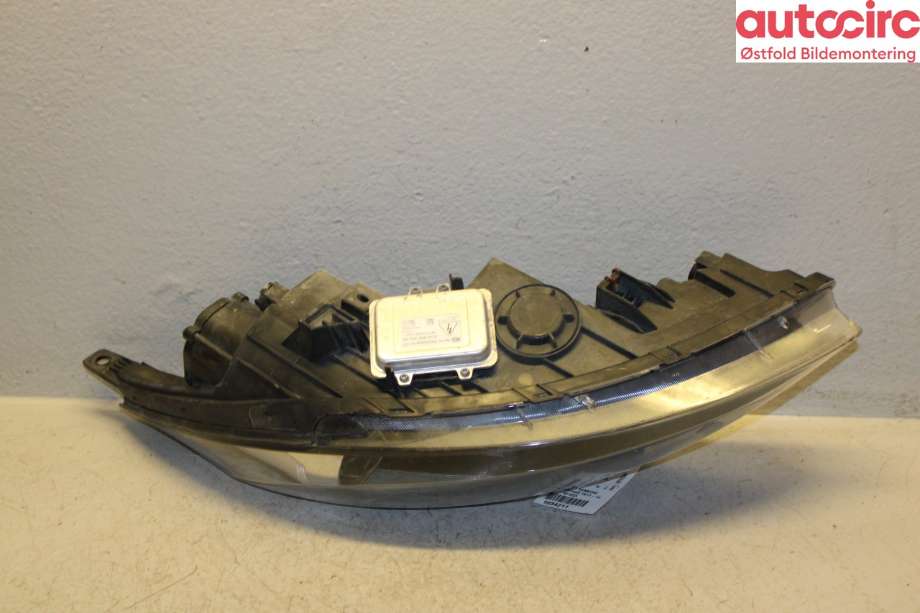 Frontlykt venstre halogen til Kia Sportage 2010-2016 (Type III)  (KIA|921013U290|)