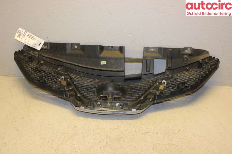 Grill til Nissan Qashqai 2014-2021 (Type II) (NISSAN|623104EA0D|)