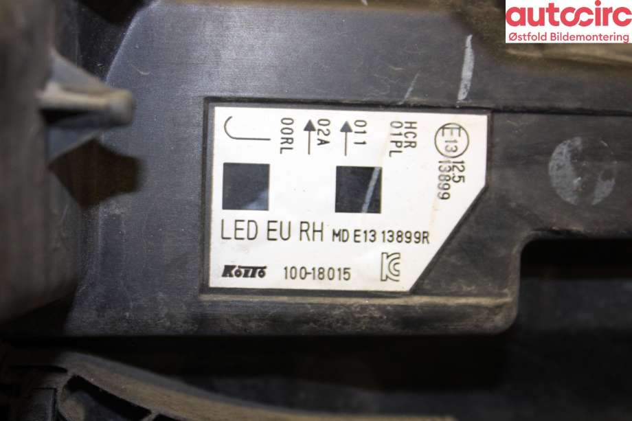 Frontlykt høyre halogen til Nissan Qashqai 2014-2021 (Type II)  (NISSAN|260104EH0B|)
