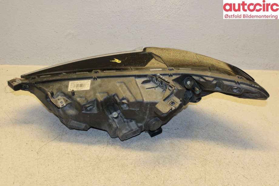 Frontlykt høyre halogen til Ford Mondeo 2014-2019 (Type V, Fase 1)  (FORD|2519159|)