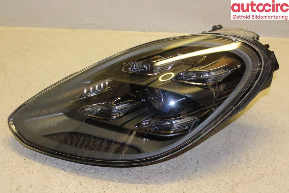 Frontlykt venstre halogen til Porsche Panamera 2017-->> (Type II) (971) (971) (PORSCHE|971 941 039 G|971 941 039 L|)
