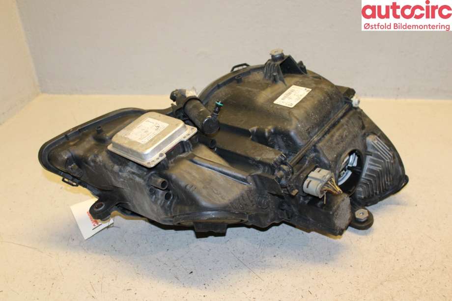 Frontlykt venstre halogen til Mercedes E-Klasse 2009-2013 (Fase 1) (W212) (W212) (MERCEDES|A 212 820 40 61|A 212 820 09 39|)